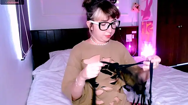 Cosmo Riri online show from September 2025 06:30:02 AM