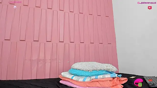 Briana Wells  online show from March 2025 04:48:01 PM