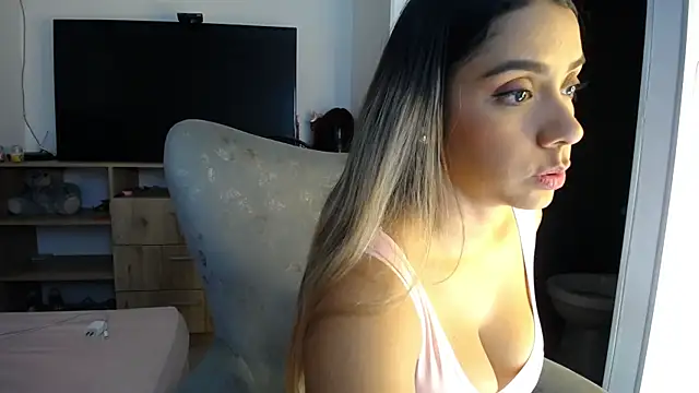 natalie fox23 online show from January 2025 04:55:02 PM