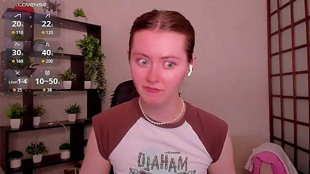 Snapshot of KateCuddle chatting on June 2026 02:12:01 AM KateCuddle online show from June 2026 02:12:01 AM