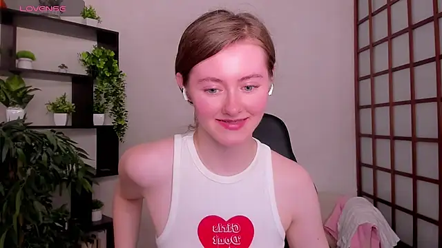 Snapshot of KateCuddle chatting on June 2026 02:38:01 AM KateCuddle online show from June 2026 02:38:01 AM