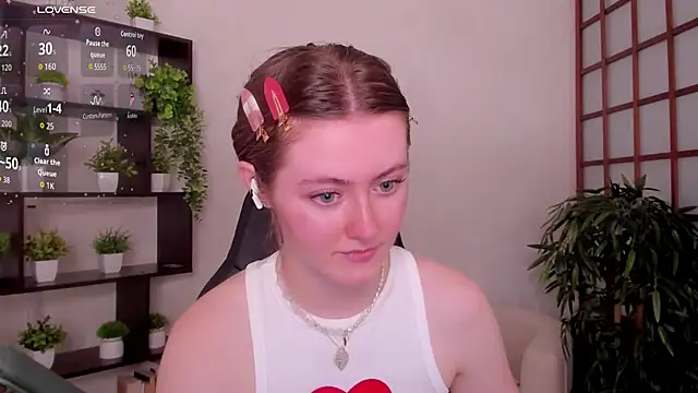 Snapshot of KateCuddle chatting on July 2026 02:39:01 AM KateCuddle online show from July 2026 02:39:01 AM