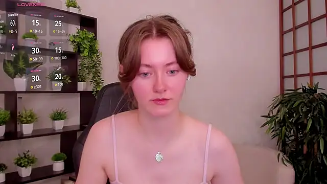 Snapshot of KateCuddle chatting on July 2026 02:25:02 AM KateCuddle online show from July 2026 02:25:02 AM