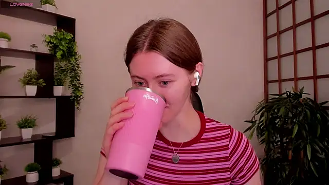 Snapshot of KateCuddle chatting on July 2026 02:18:02 AM KateCuddle online show from July 2026 02:18:02 AM