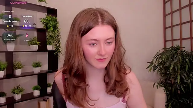 Snapshot of KateCuddle chatting on July 2026 02:44:01 AM KateCuddle online show from July 2026 02:44:01 AM