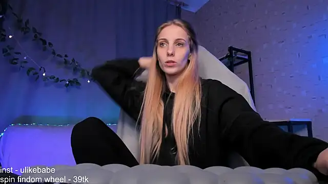 Anna Fink online show from January 2025 05:32:01 PM