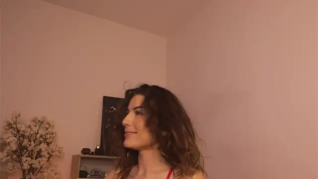 Snapshot of Misslullu chatting on March 2025 04:27:01 AM Misslullu online show from March 2025 04:27:01 AM