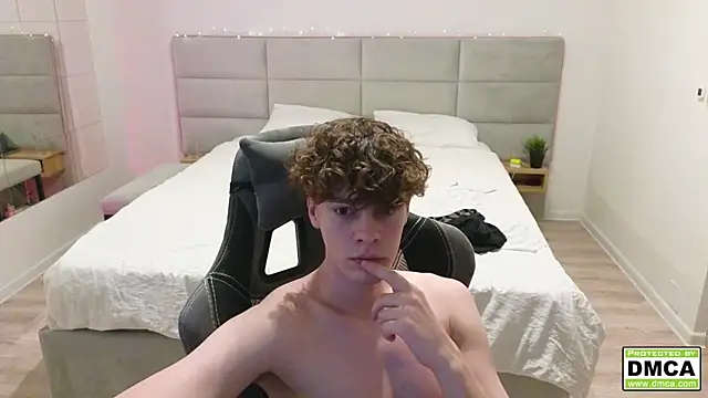 cute thomas online show from December 2024 11:02:02 PM