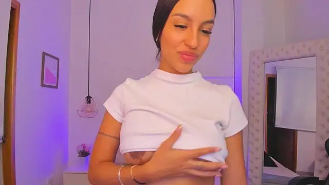 xiomara  cortes online show from February 2025 07:25:01 PM