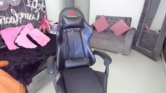 xiomara  cortes online show from September 2025 12:41:01 PM