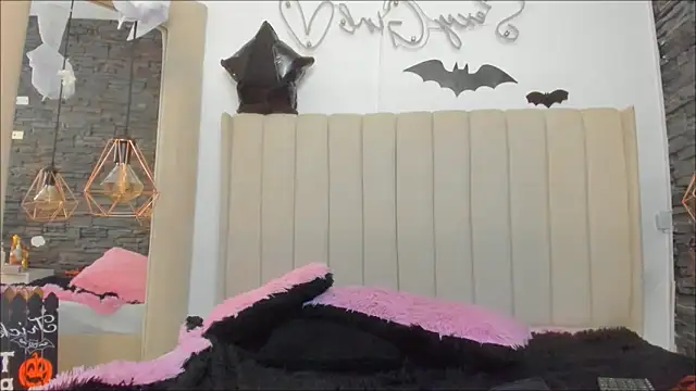 xiomara  cortes online show from October 2025 12:56:02 AM