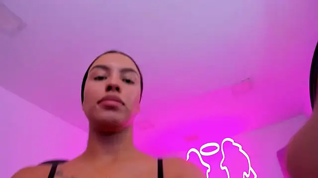 xiomara  cortes online show from November 2025 07:35:02 PM