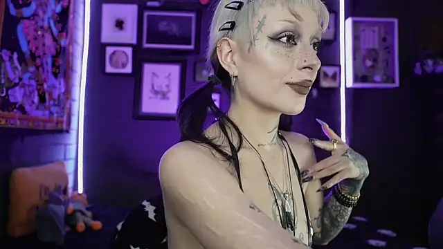 insania 9999  online show from January 2026 04:11:02 PM