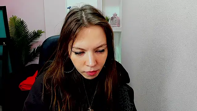 Persephoni online show from January 2025 05:42:01 AM