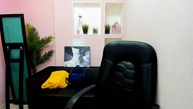 Persephoni online show from March 2025 06:03:01 AM