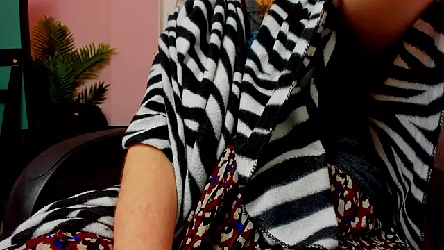 Persephoni online show from September 2025 04:01:02 AM