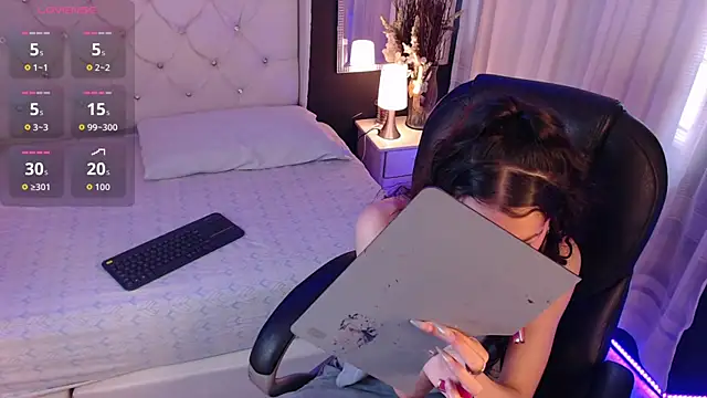 LiaVillalobos online show from October 2025 12:38:01 PM