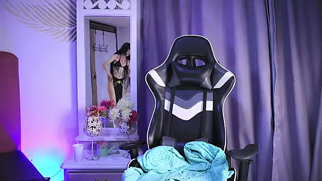 dianebleu online show from January 2025 03:52:01 AM