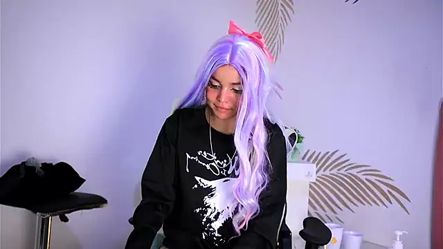 dianebleu online show from February 2025 09:54:02 AM