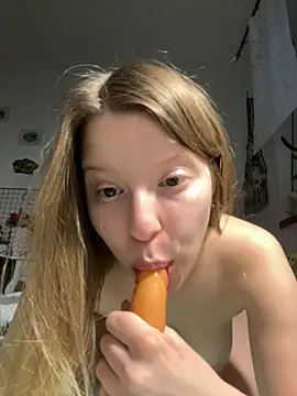 Snapshot of kimczii chatting on May 2026 10:44:02 AM kimczii online show from May 2026 10:44:02 AM