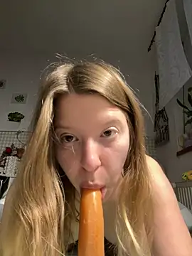 Snapshot of kimczii chatting on May 2026 06:21:02 AM kimczii online show from May 2026 06:21:02 AM