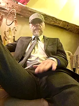 Snapshot of eddouxxx78 chatting on May 2026 12:32:01 PM eddouxxx78 online show from May 2026 12:32:01 PM