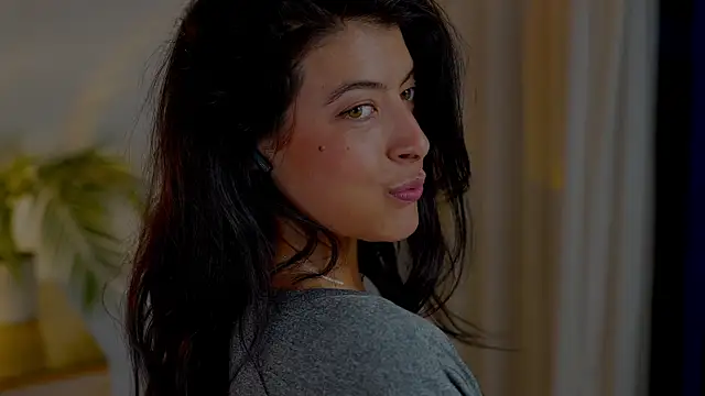 anabelcurvy online show from November 2025 06:03:02 PM