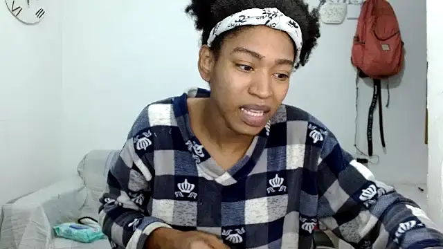 angelamarie1 online show from October 2025 12:22:02 AM