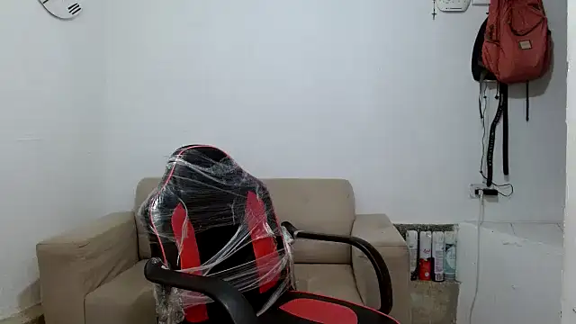 angelamarie1 online show from November 2025 08:47:02 AM