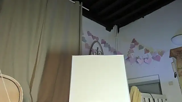 Lola Belgium online show from March 2025 08:11:01 PM