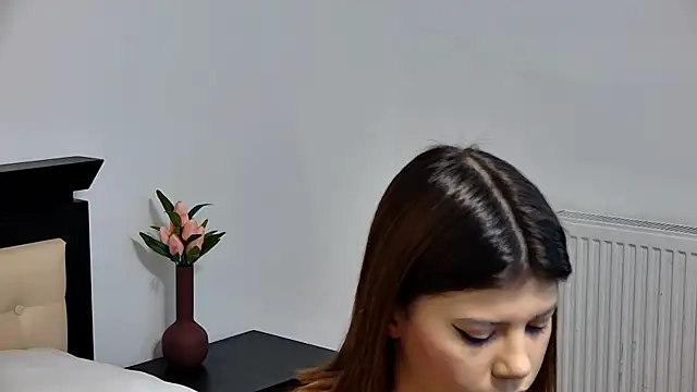 Sierra Halle online show from March 2025 08:32:02 PM