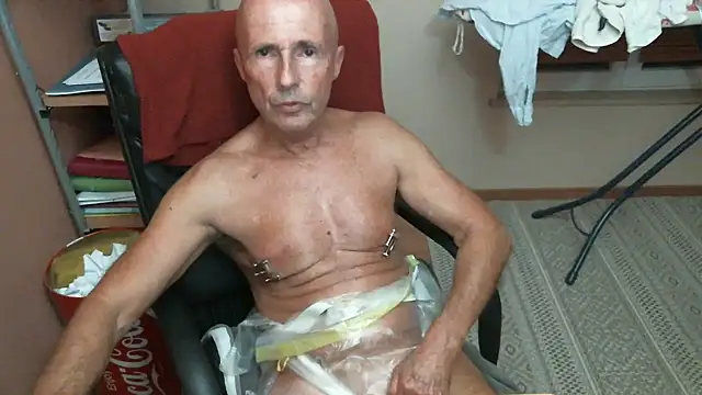 olibrius71 online show from November 2025 08:25:02 PM