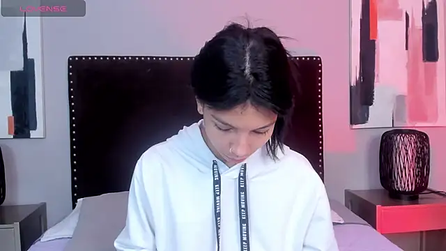 LauraAristizabal online show from March 2025 12:40:02 PM