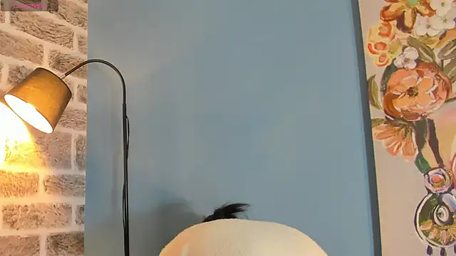 LauraAristizabal online show from October 2025 12:37:02 PM