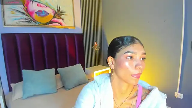 Snapshot of LauraAristizabal chatting on April 2026 12:18:02 PM LauraAristizabal online show from April 2026 12:18:02 PM