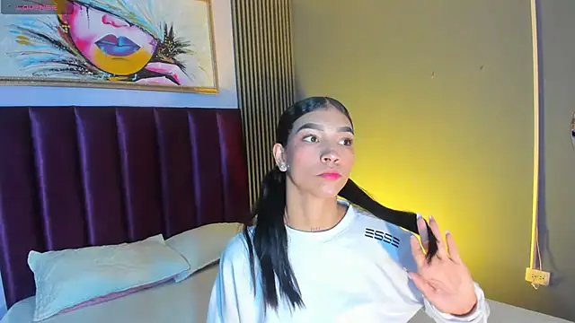 LauraAristizabal online show from July 2026 12:08:01 PM