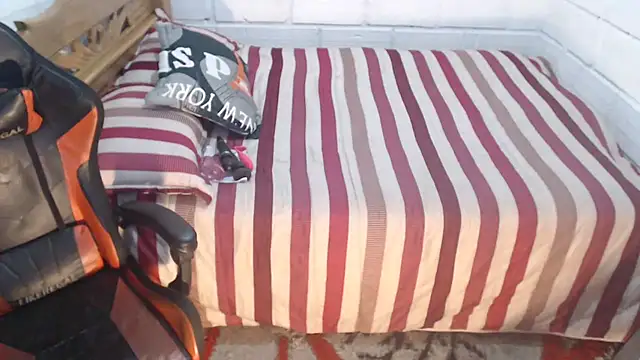 sexyjustin202 online show from October 2025 10:10:01 PM