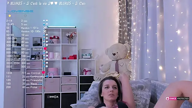 Snapshot of Karamelsw_ chatting on February 2025 11:58:02 PM Karamelsw online show from February 2025 11:58:02 PM
