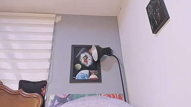 Snapshot of damn_fox chatting on December 2024 06:25:02 AM damn fox online show from December 2024 06:25:02 AM