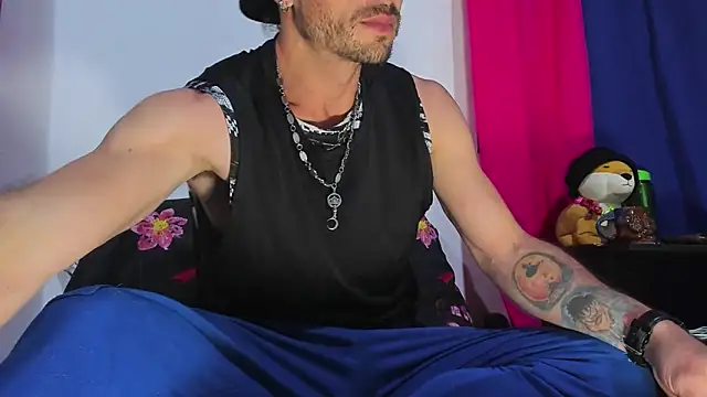 Snapshot of damn_fox chatting on October 2025 02:41:02 AM damn fox online show from October 2025 02:41:02 AM