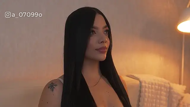 sarah hiill online show from February 2026 12:07:01 AM