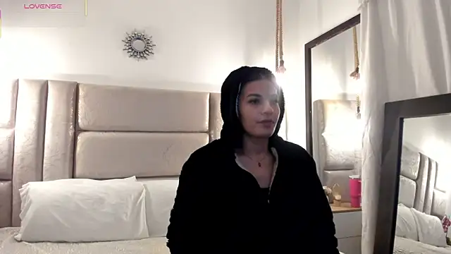 Snapshot of CeliWoods chatting on May 2026 10:42:02 AM CeliWoods online show from May 2026 10:42:02 AM