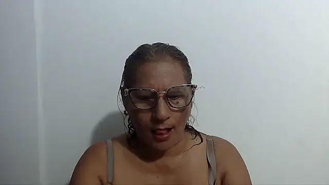 charrysexy1 online show from November 2025 12:30:01 PM