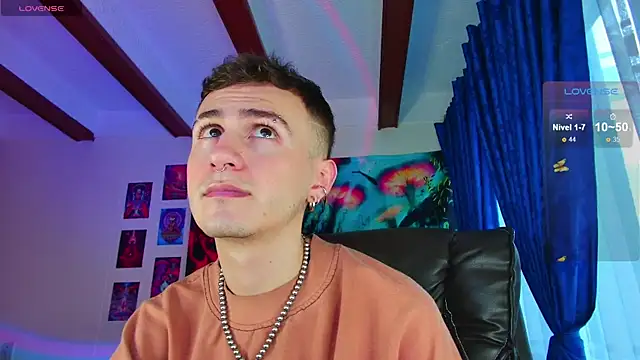 Snapshot of dimitri-bilak chatting on December 2024 10:30:01 PM dimitri-bilak online show from December 2024 10:30:01 PM