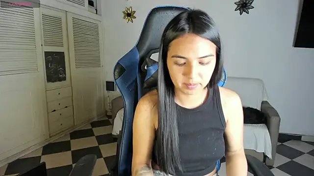 Miss Nicole online show from December 2024 01:24:01 AM