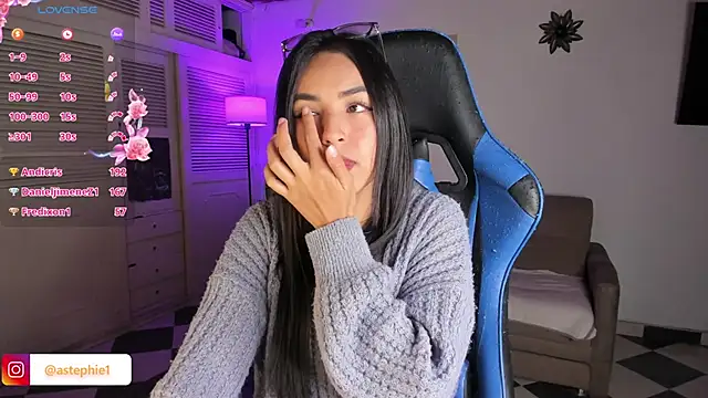 Miss Nicole online show from January 2025 04:22:02 AM