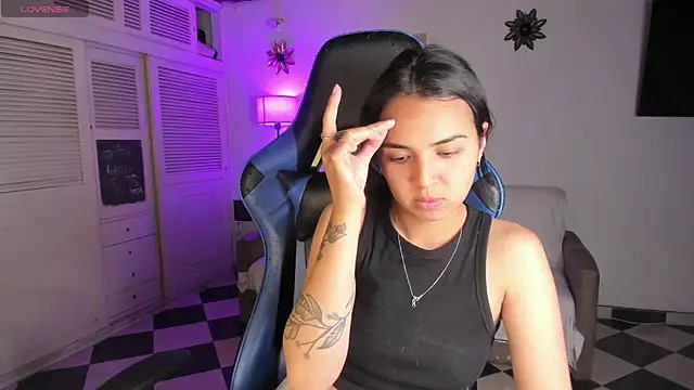 Miss Nicole online show from January 2025 01:47:01 AM