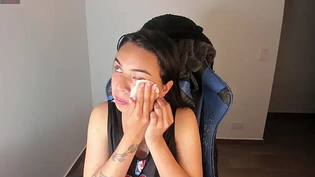 Miss Nicole online show from September 2025 02:11:01 AM