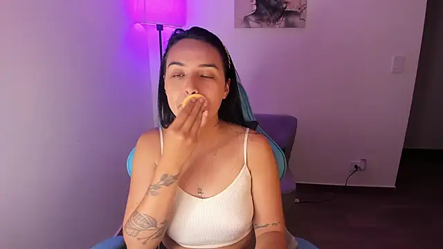 Miss Nicole online show from April 2026 01:37:02 AM