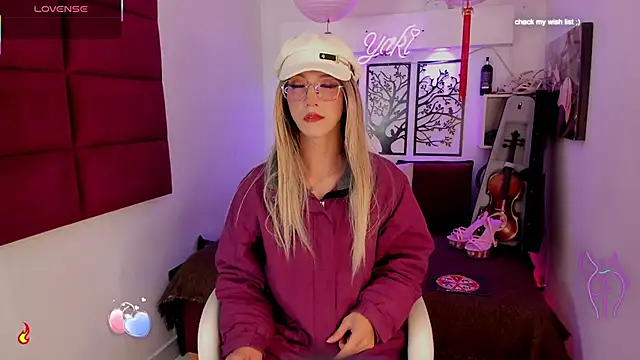 Snapshot of Yaki_Tai chatting on September 2025 03:25:01 PM Yaki Tai online show from September 2025 03:25:01 PM